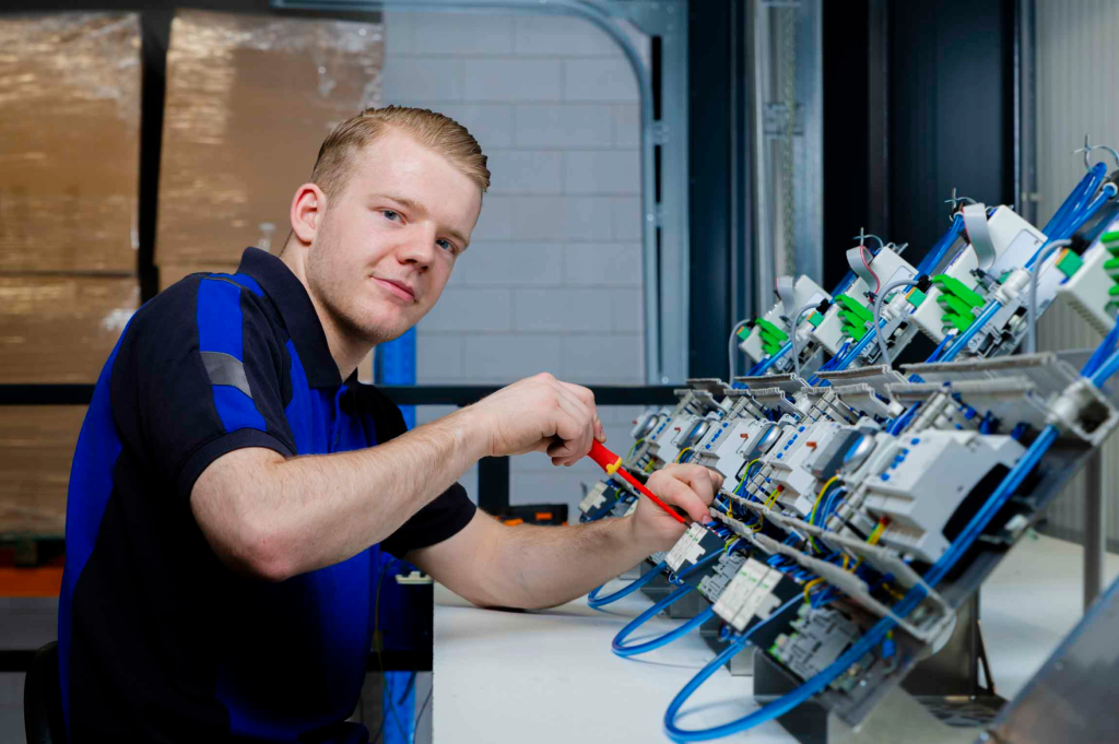 Eigen productie hal Less2Care