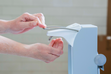 handdesinfectie pomp handhygiëne zorg