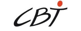 Op de afbeelding staan de letters CBT in een zwart lettertype dat op handschrift lijkt. Boven de letter T staat een klein roodoranje stipje dat op een gestileerd mensje lijkt.